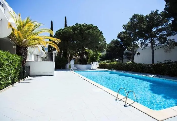 Studio Tres Beau Quartier Le Ponant Avec Piscine Residence Port Vincent
