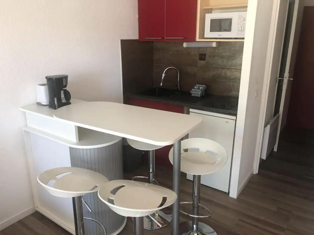 Tres Beau Quartier Le Ponant Avec Piscine Port Vincent Apartment *